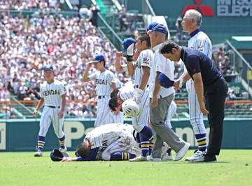 健大高崎 初Vならず 青柳監督「日本一になるまでの力はまだなかった」八回スクイズ警戒も「時間が空いて流れが変わった」