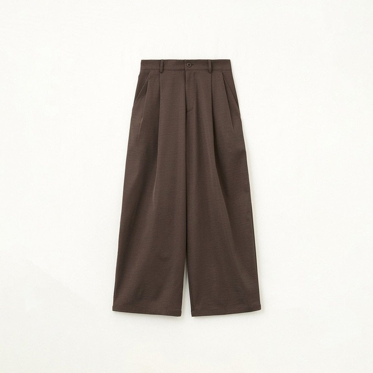 しまむらのタックワイドパンツ（田中里奈）