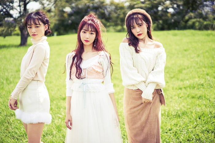 音嶋莉沙、大谷映美里、諸橋沙夏/雑誌「bis」11月号(写真提供:光文社)