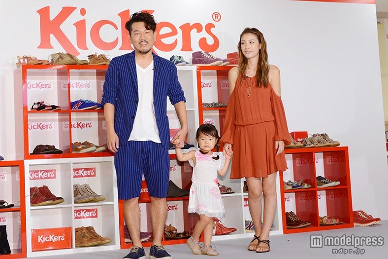 （左から）藤本敏史、莉々菜ちゃん、木下優樹菜