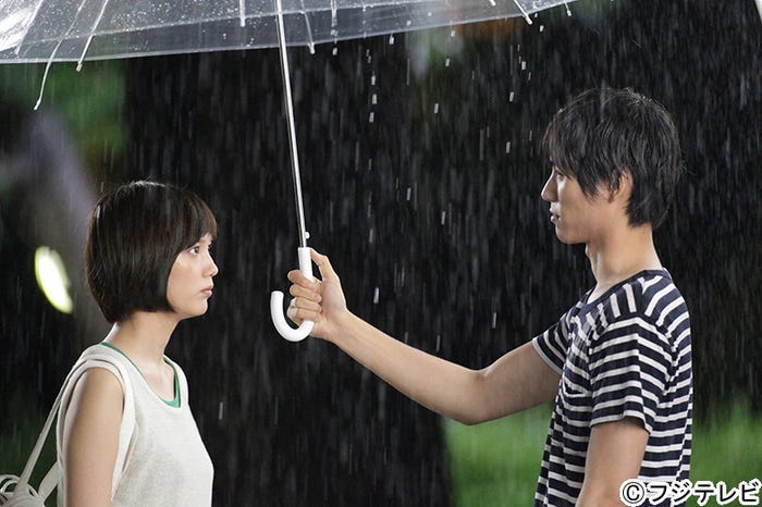 (左から)本田翼、福士蒼汰/『恋仲』第2話より