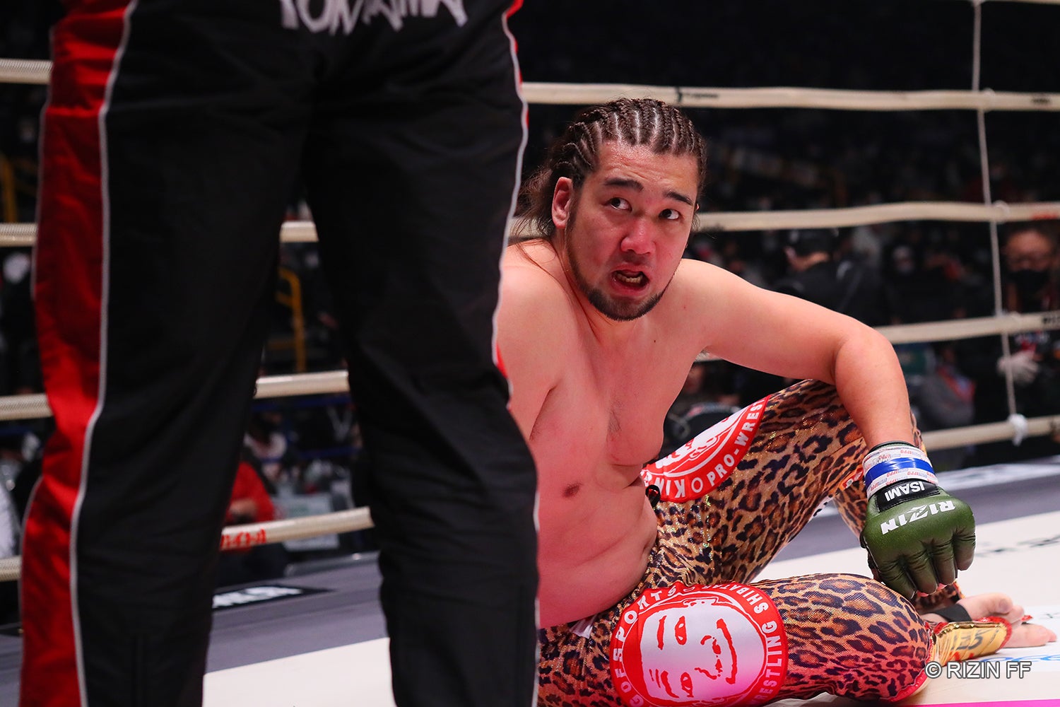 シバターVSHIROYA（C）RIZIN FF