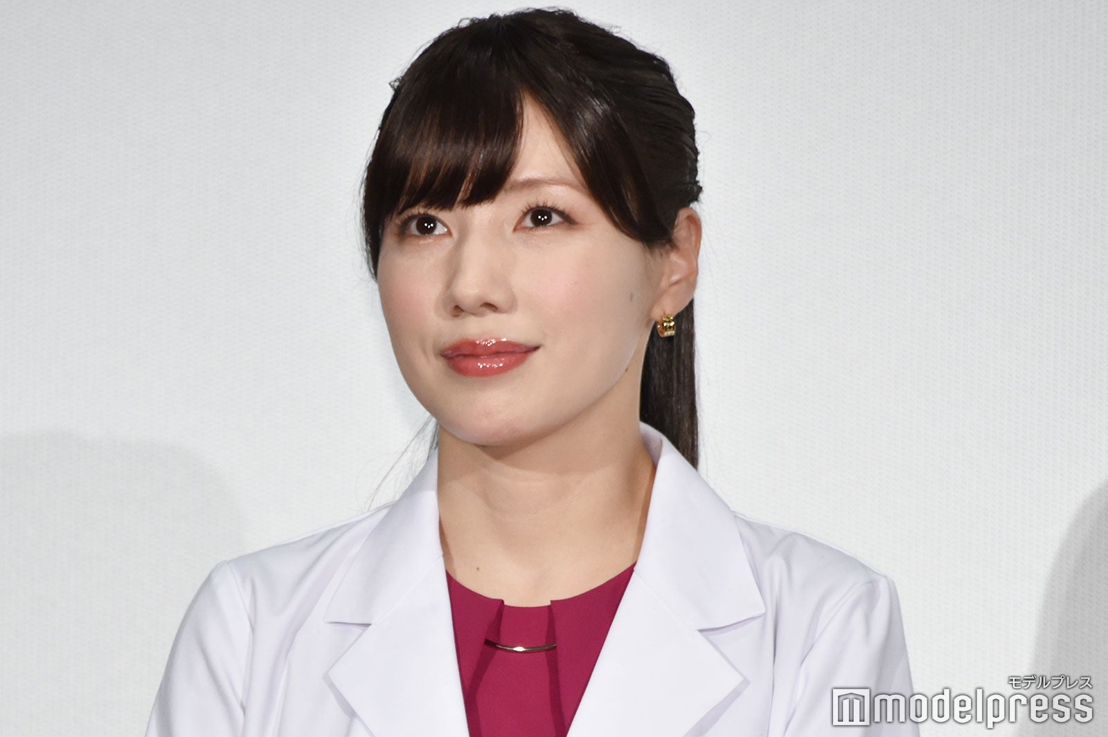 仲里依紗、暗髪＆白衣姿でギャップ披露「浮いてないかな」観客に思わず確認＜TOKYO MER～走る緊急救命室～＞