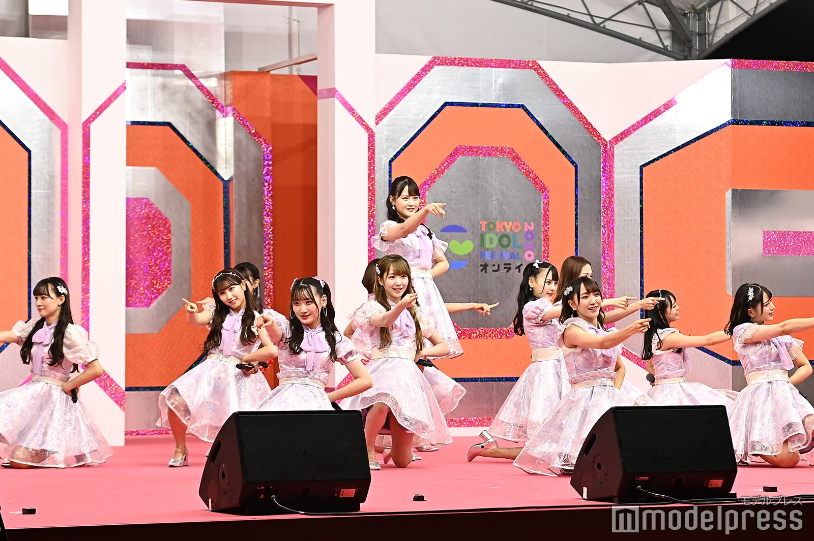 ＝LOVE（C）モデルプレス