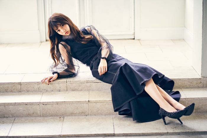 高本彩花/雑誌「bis」11月号(写真提供:光文社)