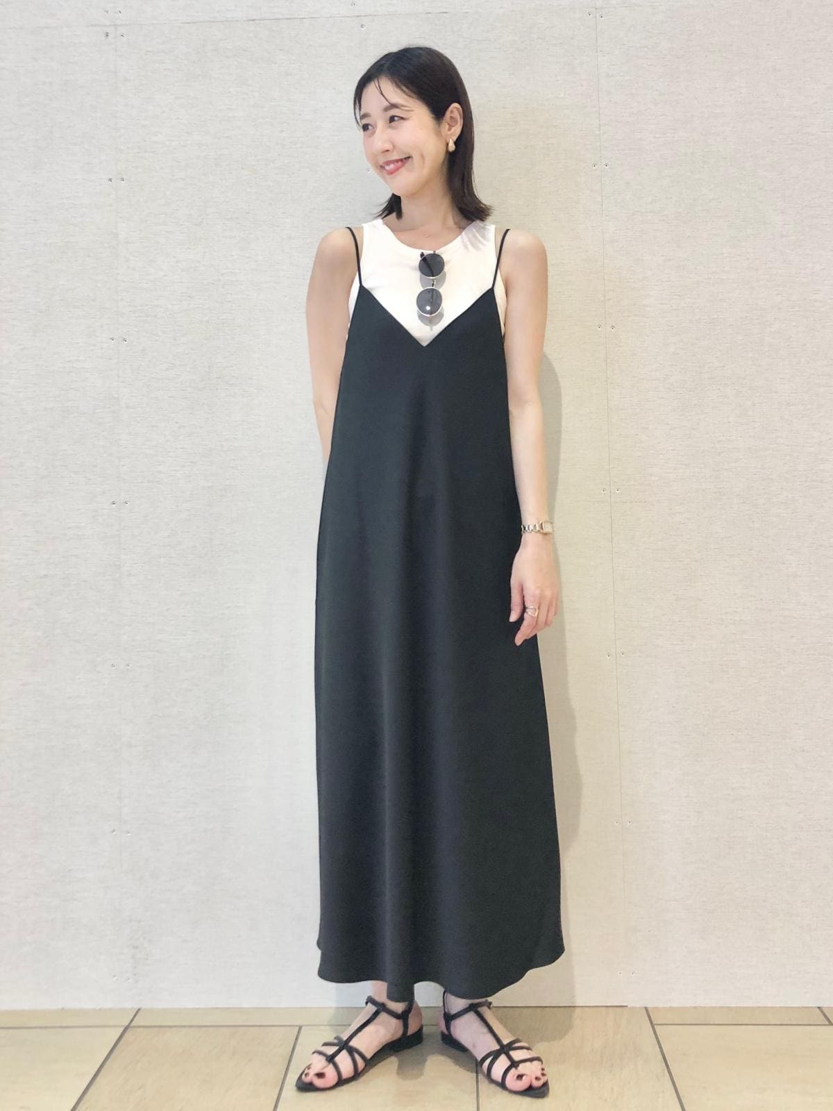 インナーをノースリーブから長袖に変えて長く楽しめます 出典:StyleHint