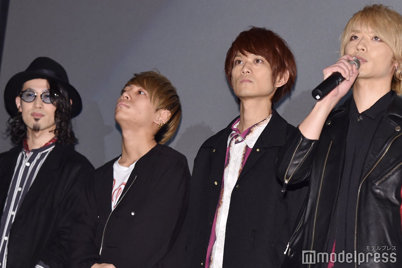 Thinking Dogs（C）モデルプレス