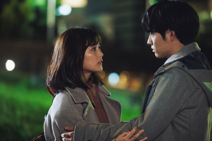 生田絵梨花、赤楚衛二「こっち向いてよ向井くん」第1話より(C)日本テレビ