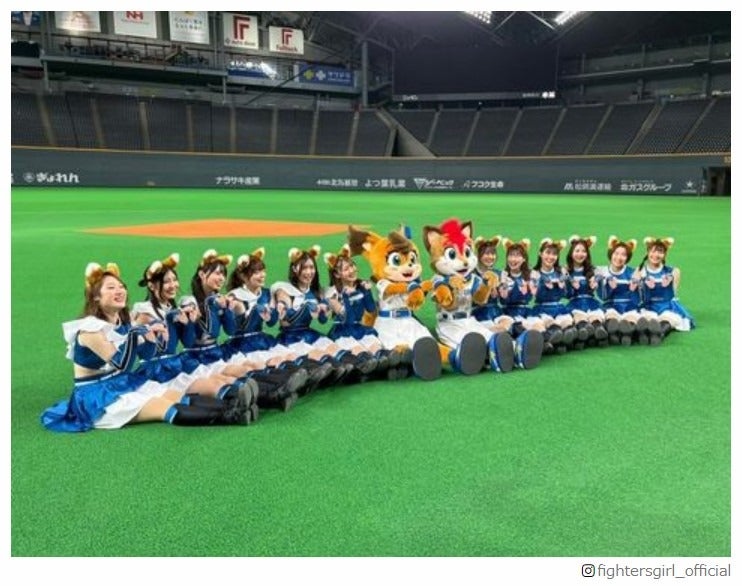 “きつねダンス”ファイターズガールによる本家MV再現が「再現度高い」と話題 2日で17万回再生越えの反響