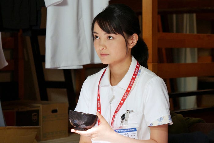 葵わかな/「ブラックペアン」第4話より(C)TBS