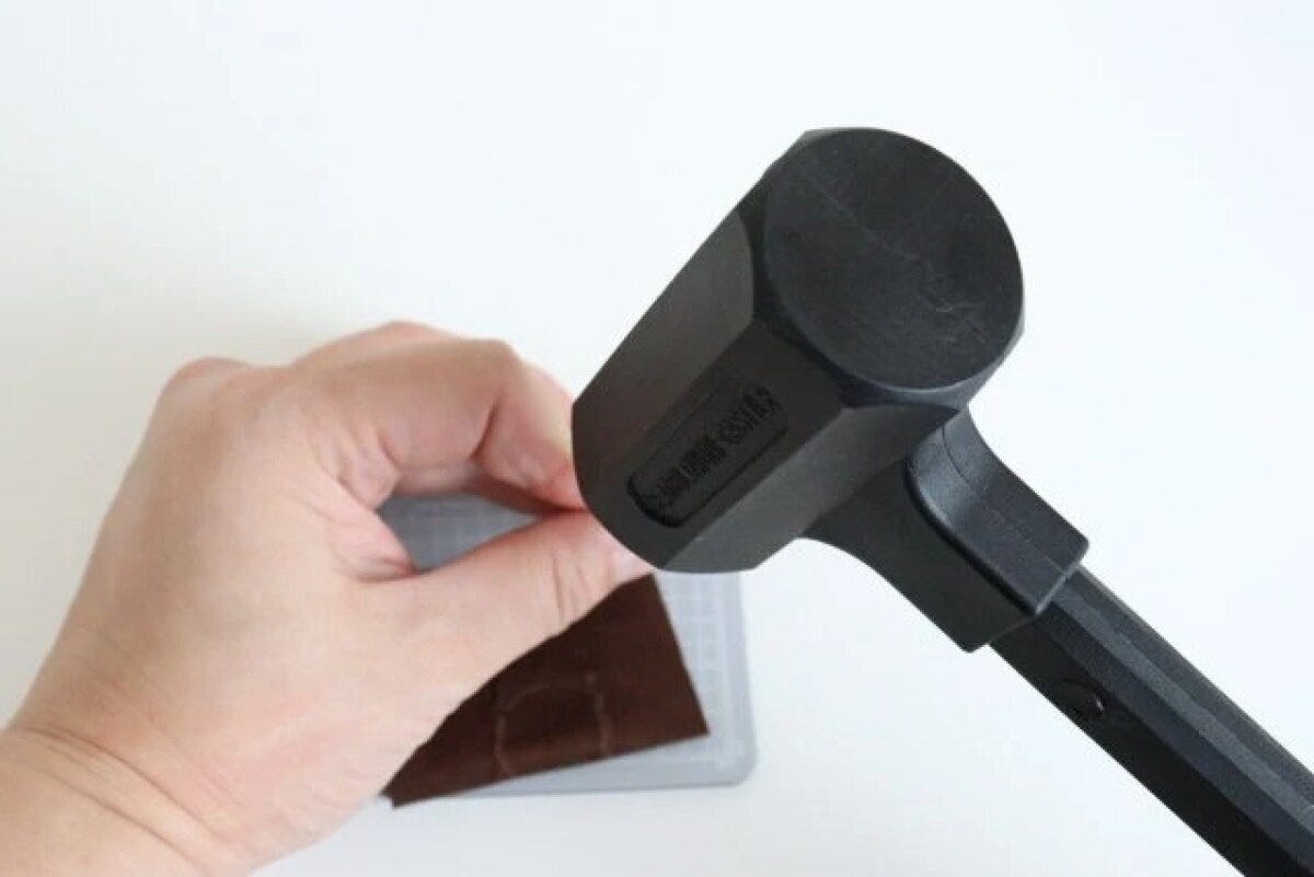 ダイソー　ショックレスハンマー　使用例