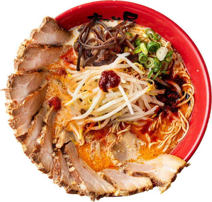 赤チェンソー麺2,110円(税抜)/提供画像