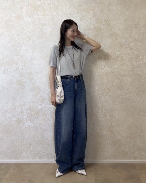 着回しコーデ③シアーラメセーター×デニムで作る大人カジュアルスタイル