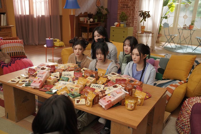 NewJeans/新TVCM「This is おいしいZERO チョコ篇/アイス篇」ビハインドより(提供写真)