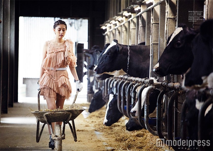 『MINORI NAKADA PHOTO BOOK』誌面カット／画像提供：所属事務所