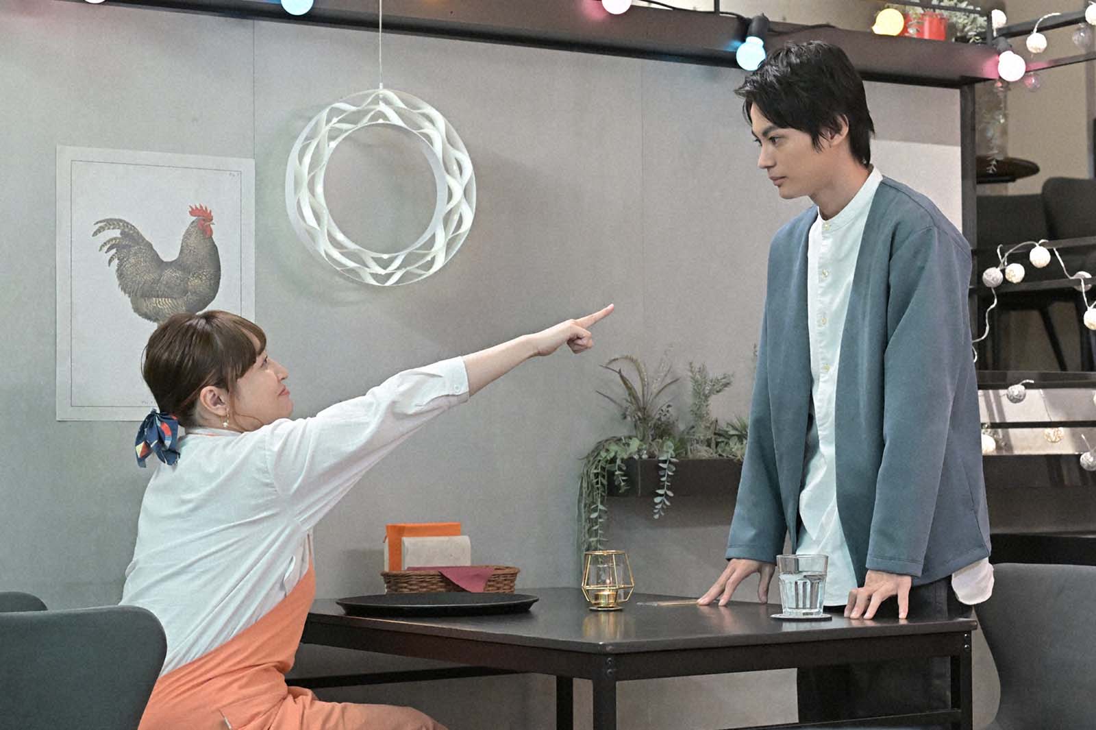 丸山礼、神尾楓珠「くるり～誰が私と恋をした？～」第4話より（C）TBS