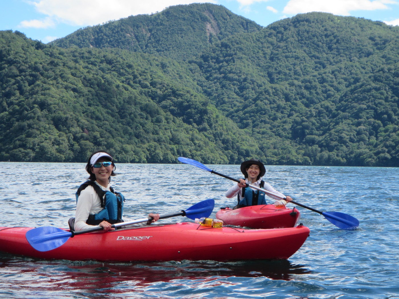雄大な中禅寺湖でカヌーピクニック（提供画像）