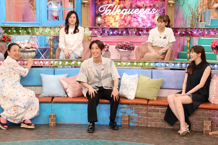 (前列左から)いとうあさこ、田中樹、指原莉乃(後列左から)野々村友紀子、若槻千夏(C)フジテレビ