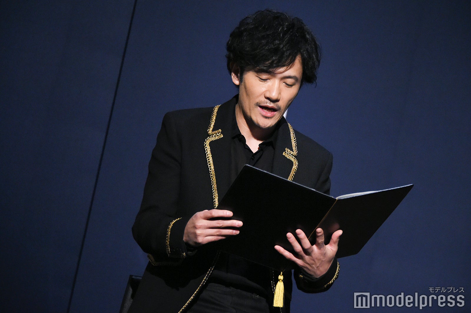 音声ガイドを生披露する稲垣吾郎 （C）モデルプレス