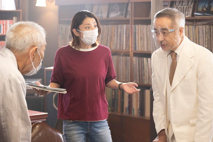 柄本明、小池栄子、松尾スズキ「新宿野戦病院」最終話より(C)フジテレビ
