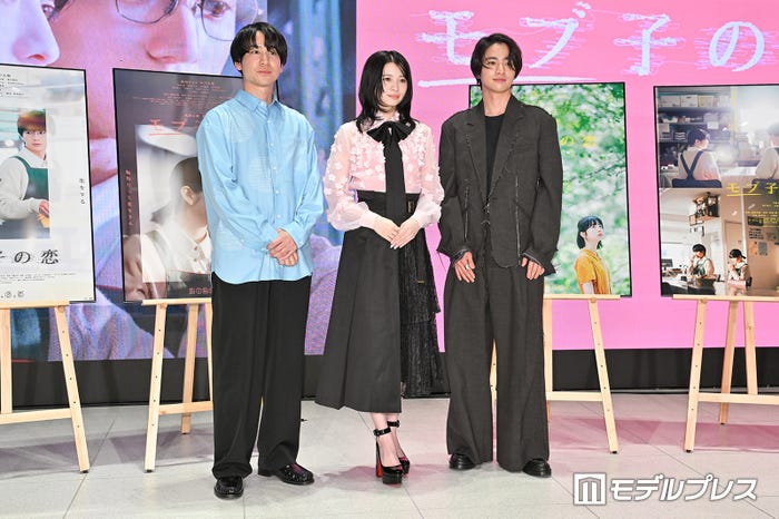 風間太樹監督、桜田ひより、木戸大聖(C)モデルプレス
