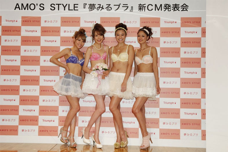 左から：トリンドル玲奈