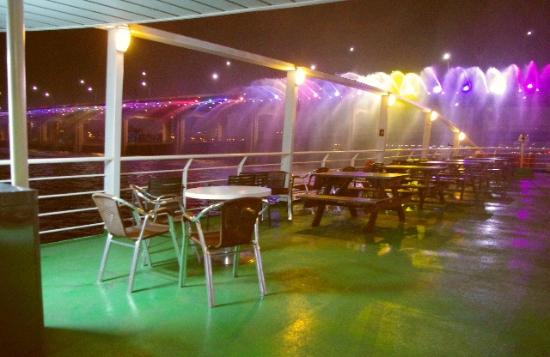 トリップアドバイザー提供