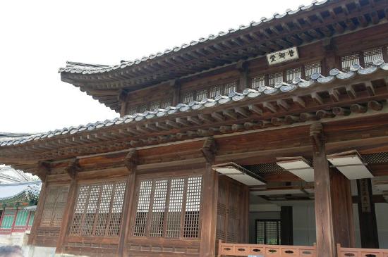 トリップアドバイザー提供