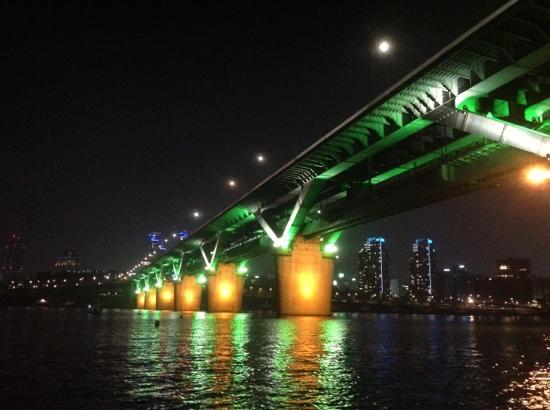 トリップアドバイザー提供